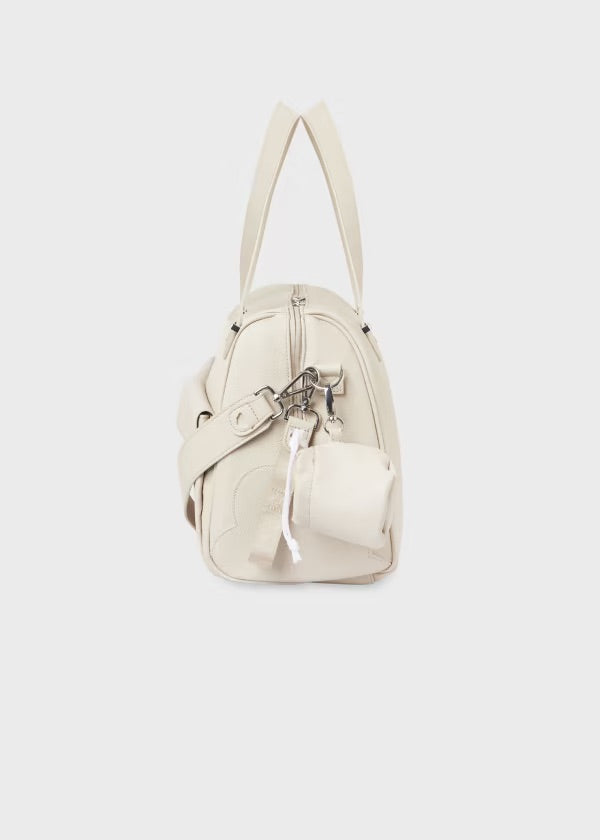 Bolso maternidad con accesorios grabado