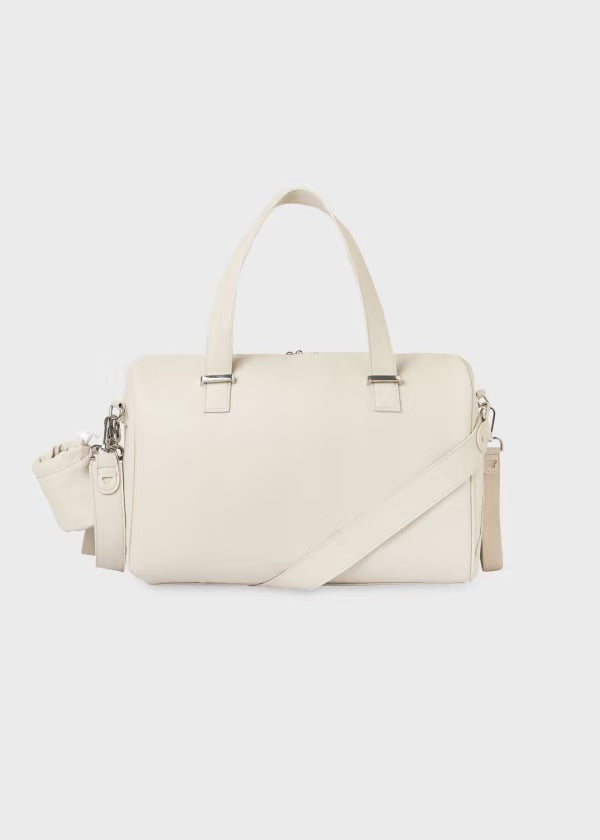 Bolso maternidad con accesorios grabado