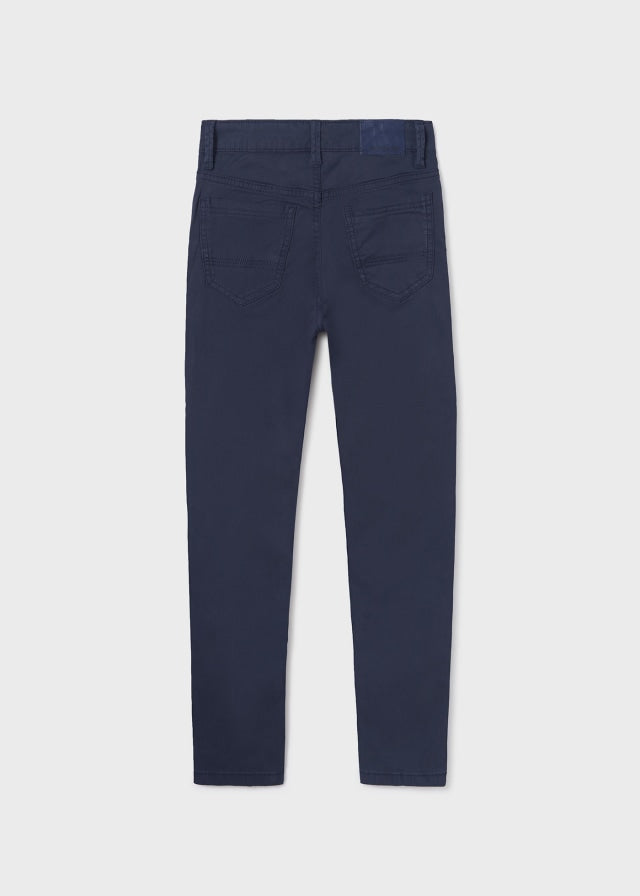 Pantalón slim fit basico