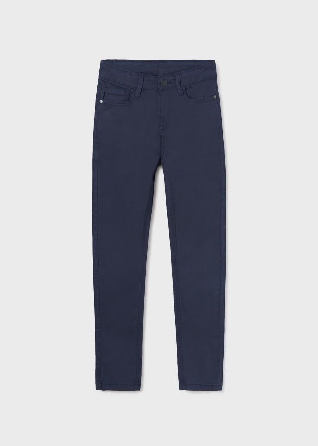 Pantalón slim fit basico